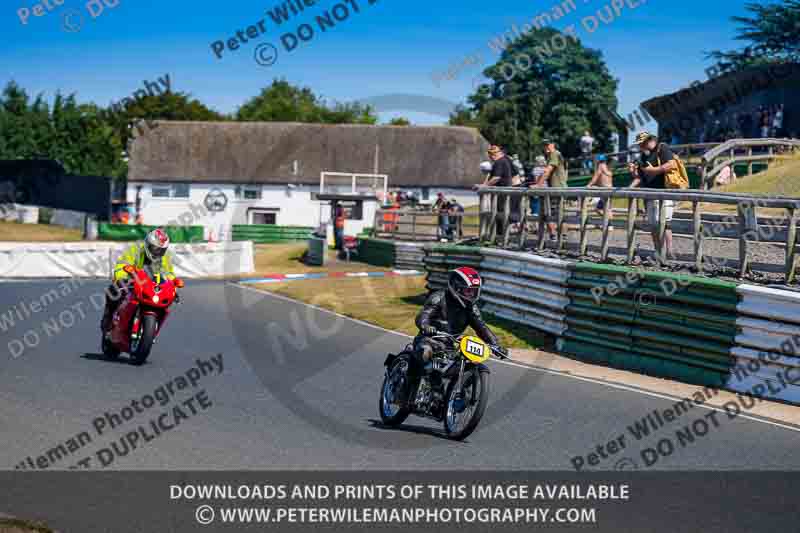 Vintage motorcycle club;eventdigitalimages;mallory park;mallory park trackday photographs;no limits trackdays;peter wileman photography;trackday digital images;trackday photos;vmcc festival 1000 bikes photographs